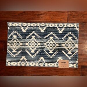 Wrangler Blue and White Geometric Bath Rug/Mat